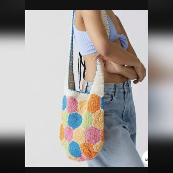 Urban Outfitter Crochet Crossbody - Picture 2 of 2